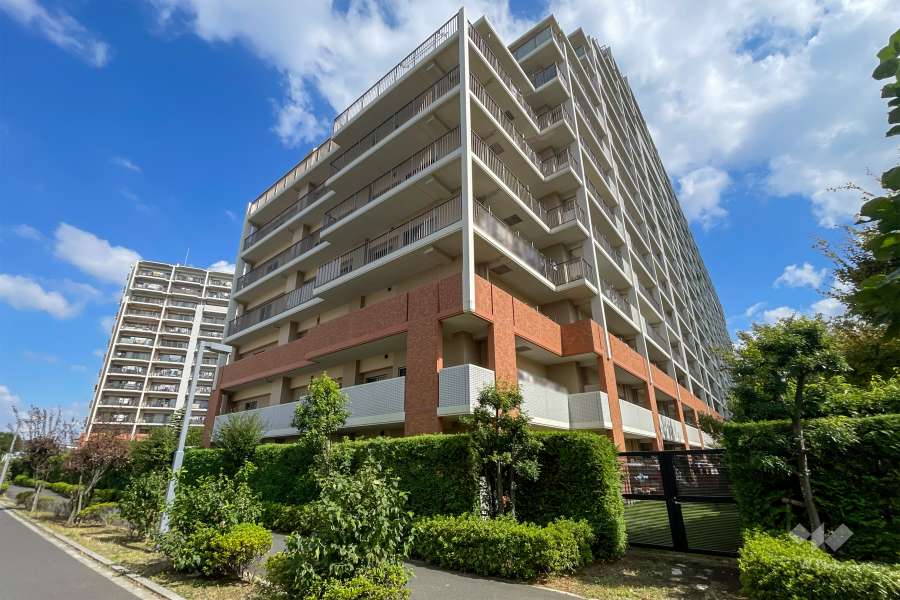 ミディオンセンターレジデンスの外観（南西側から）