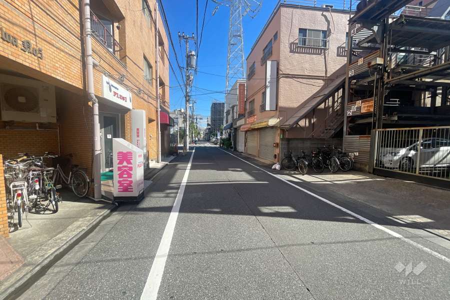 敷地東側の前面道路