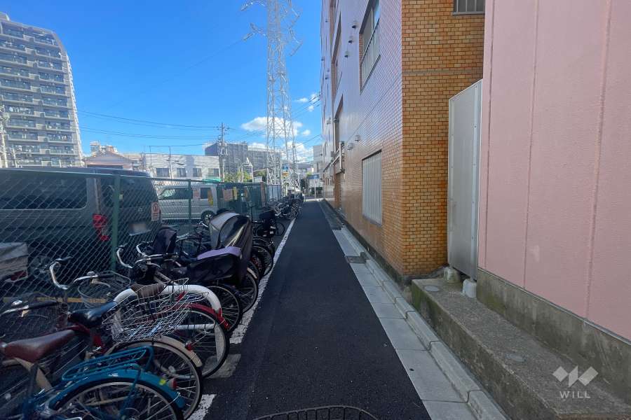 敷地北西側の前面道路