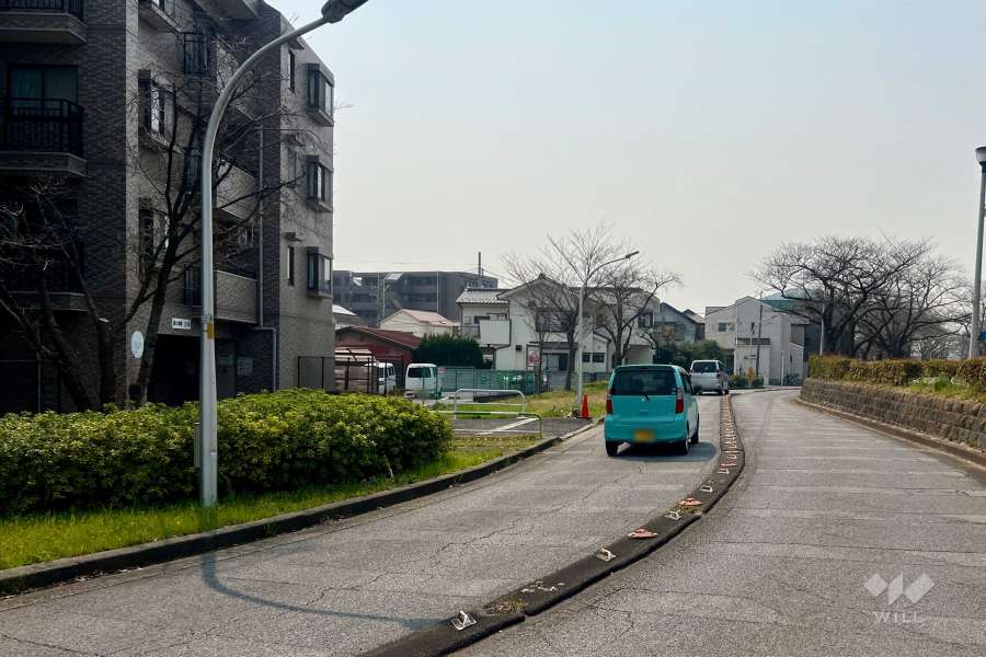 敷地北西側の前面道路