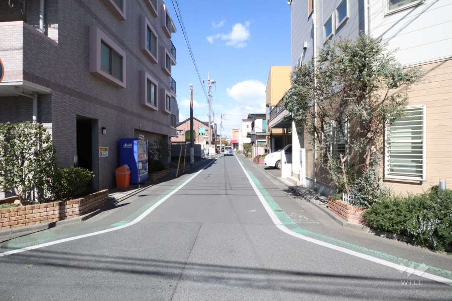 敷地東側の前面道路