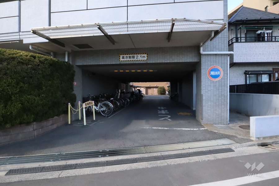 駐車場の出入り口