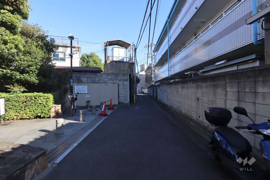 敷地南側の前面道路