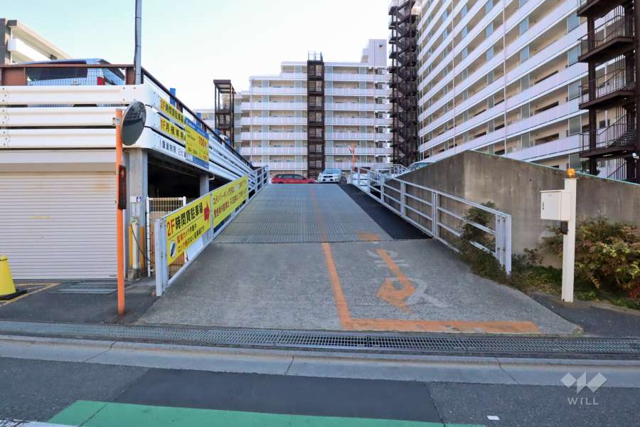 駐車場出入口