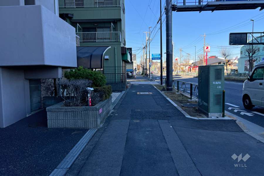 敷地北東側の前面道路