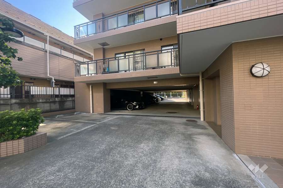 駐車場の出入り口