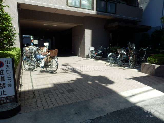 駐車場出入り口