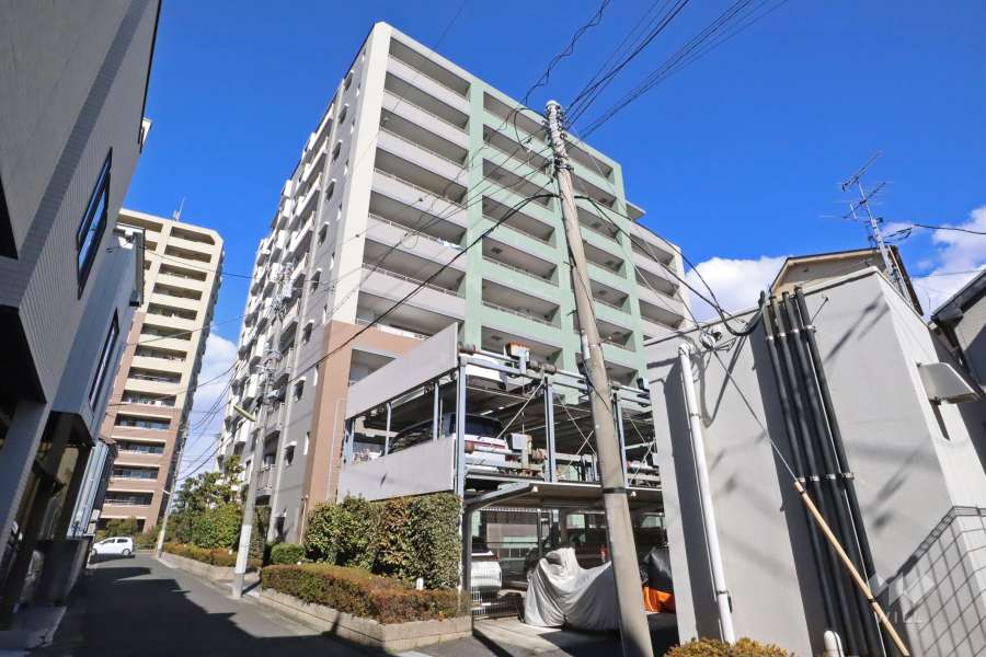 ライオンズグローベル京成立石の外観（南西側から）