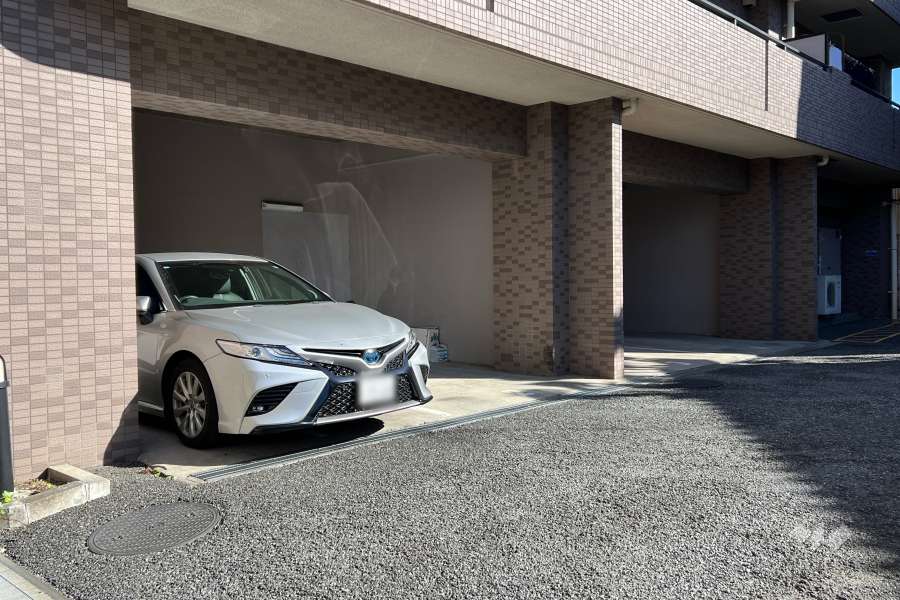 敷地内駐車場（屋内平面式）