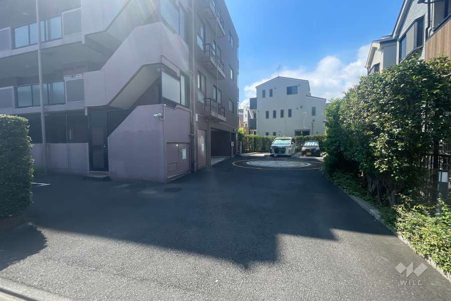 駐車場の出入り口