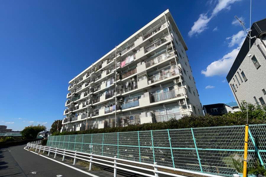 ライオンズマンション青戸の外観（南東側から）