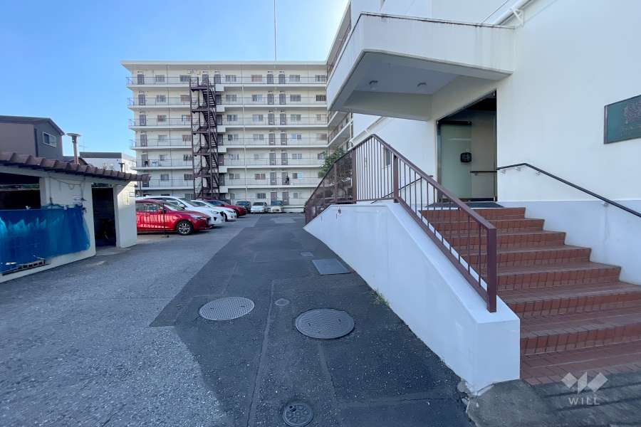 駐車場の出入り口