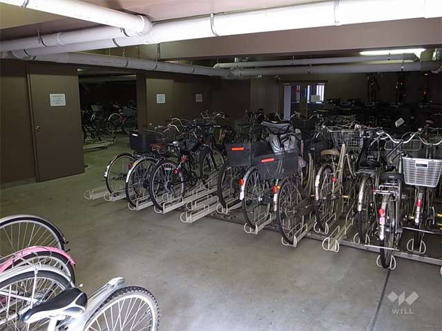 屋内にある駐輪場