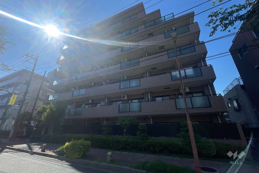 ライオンズマンション木根川中央公園の外観（北東側から）
