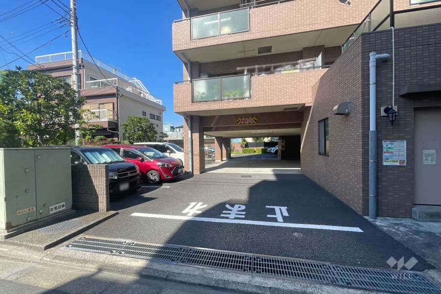 駐車場の出入り口