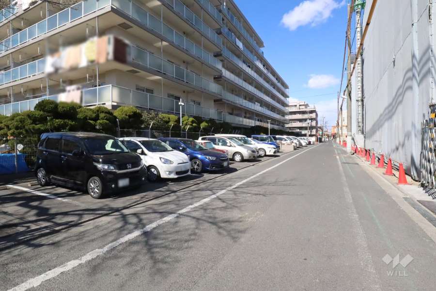敷地内駐車場（屋外平面式）