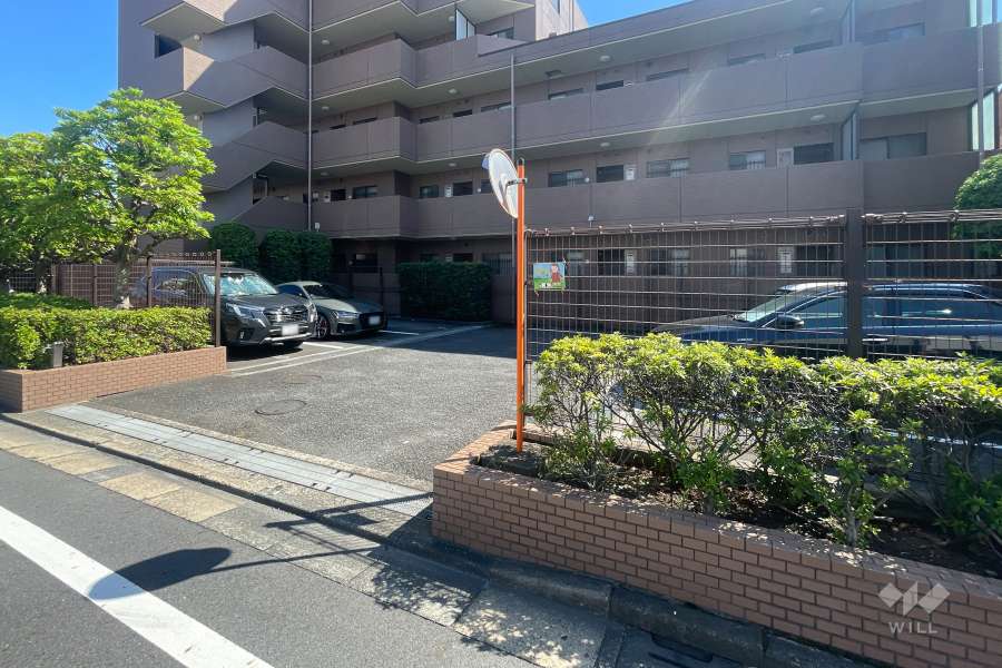 駐車場の出入り口