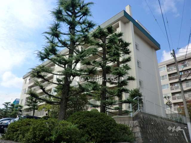 山御影マンションI棟の外観（南東側から）