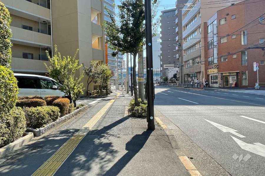 敷地南西側の前面道路