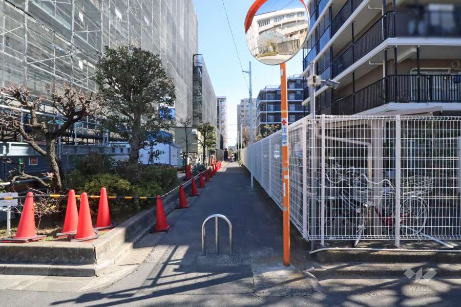 敷地北側の前面道路　