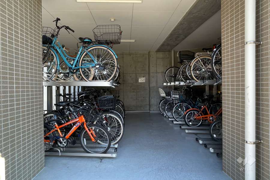 屋内に設けられた駐輪場