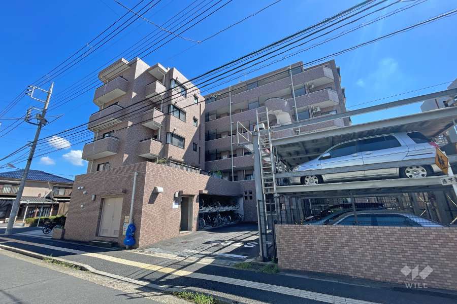 ライオンズマンション綾瀬青葉公園の外観（北西側から）