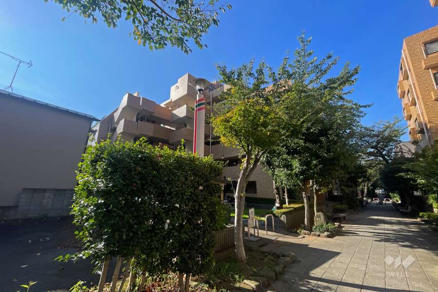 グリーンパーク堀切菖蒲園イーストウィングの外観（北東側から）