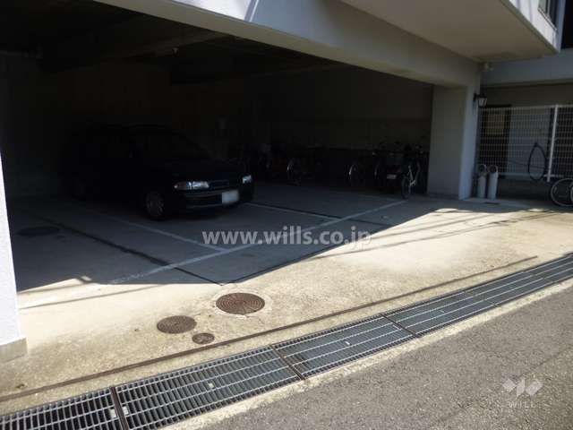 敷地内駐車場（屋内平面式）
