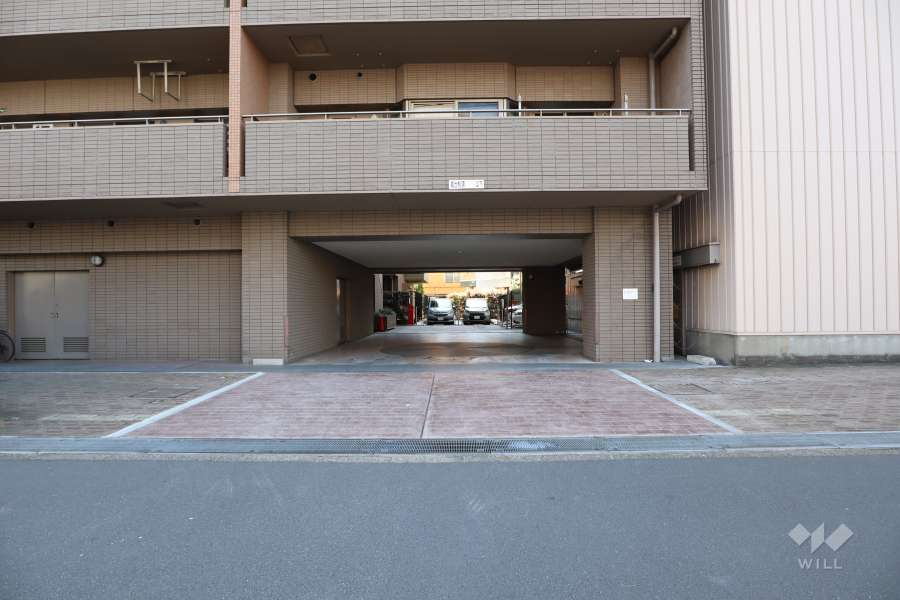 駐車場の出入り口