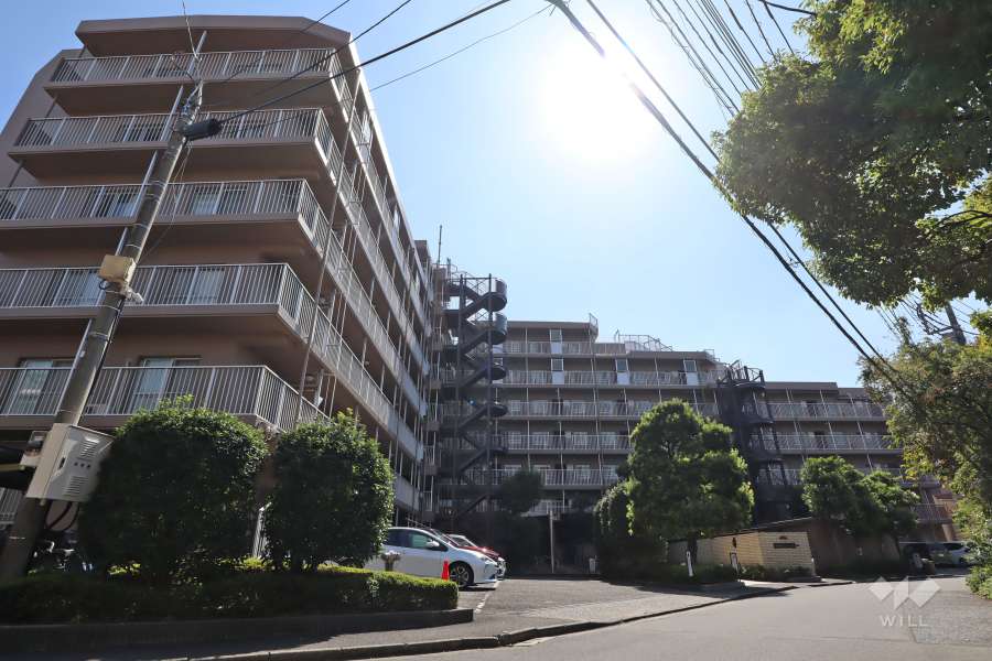 恒陽綾瀬マンションの外観(北側から)