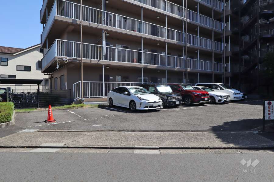 駐車場の出入口