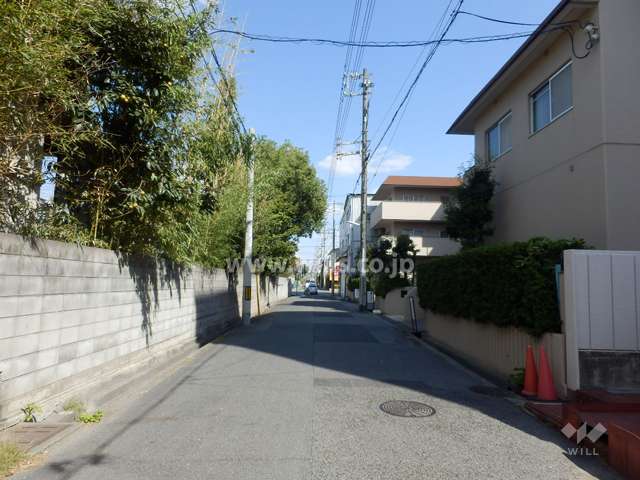 敷地北西側の前面道路