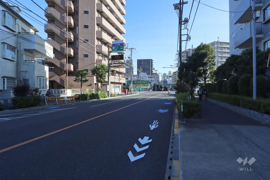 敷地北東側の前面道路