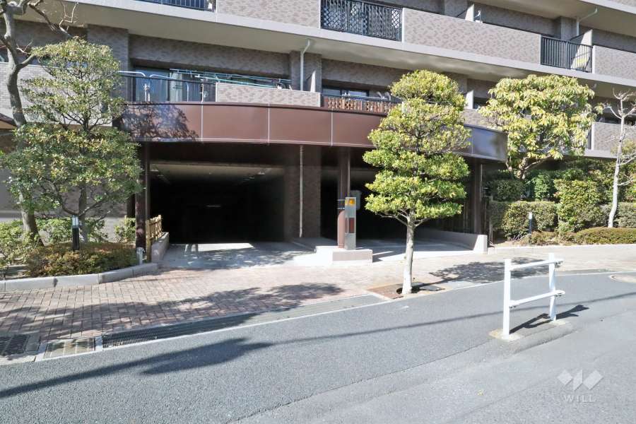 駐車場の出入り口
