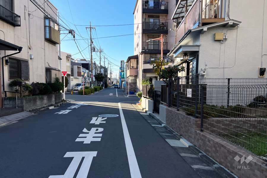 敷地南側の前面道路