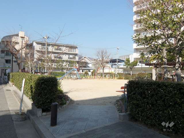 敷地に隣接する南青木公園