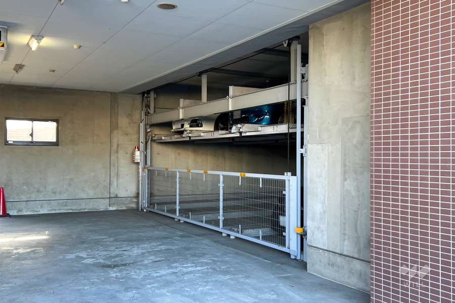 敷地内駐車場（屋内機械式）