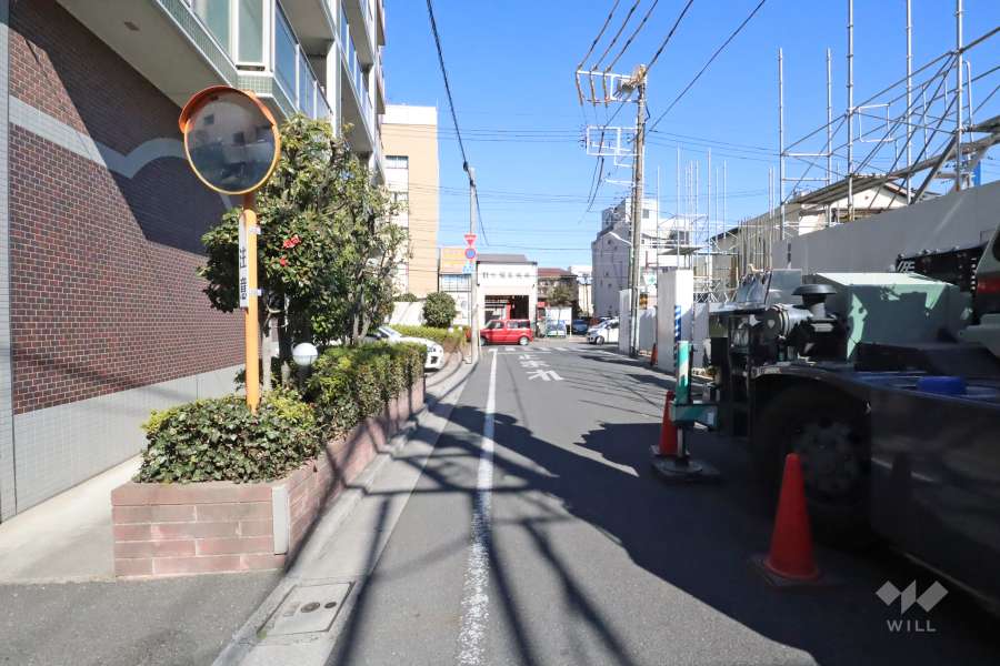 敷地東側の前面道路