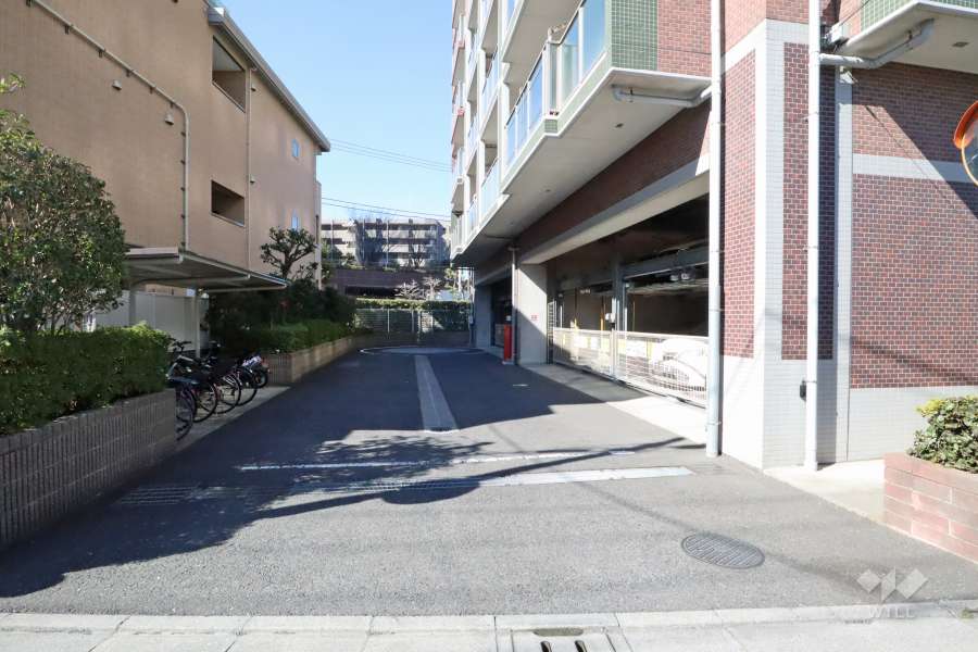 駐車場の出入り口