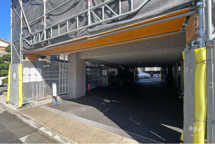 駐車場の出入り口