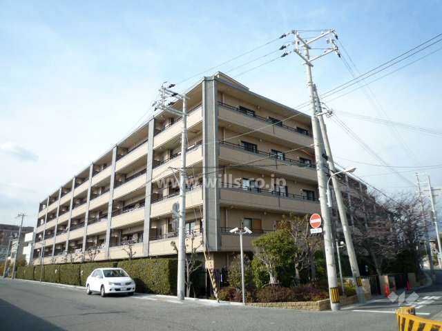 コスモ芦屋川シーサイドテラスの外観（南東側から）