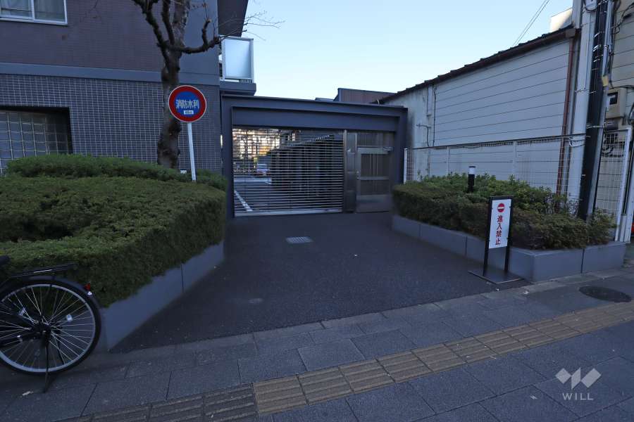 駐車場の出入り口