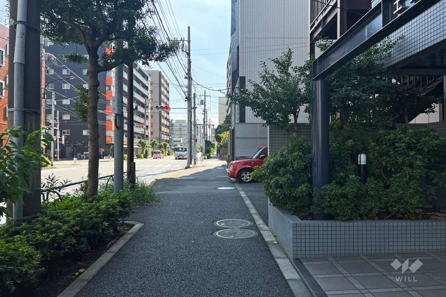 敷地北東側の前面道路　