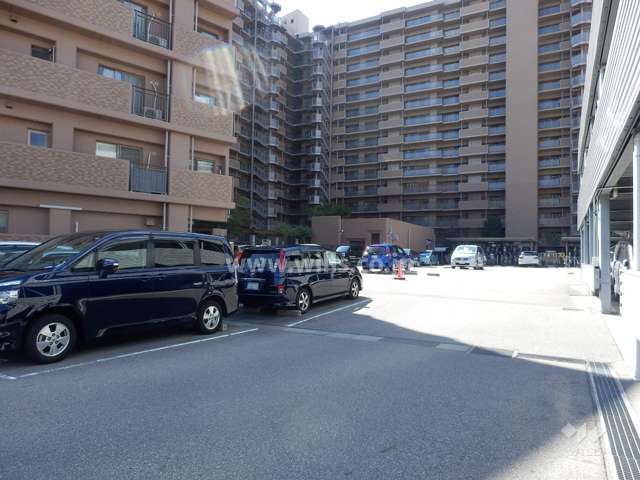 敷地内駐車場（屋外平面式）