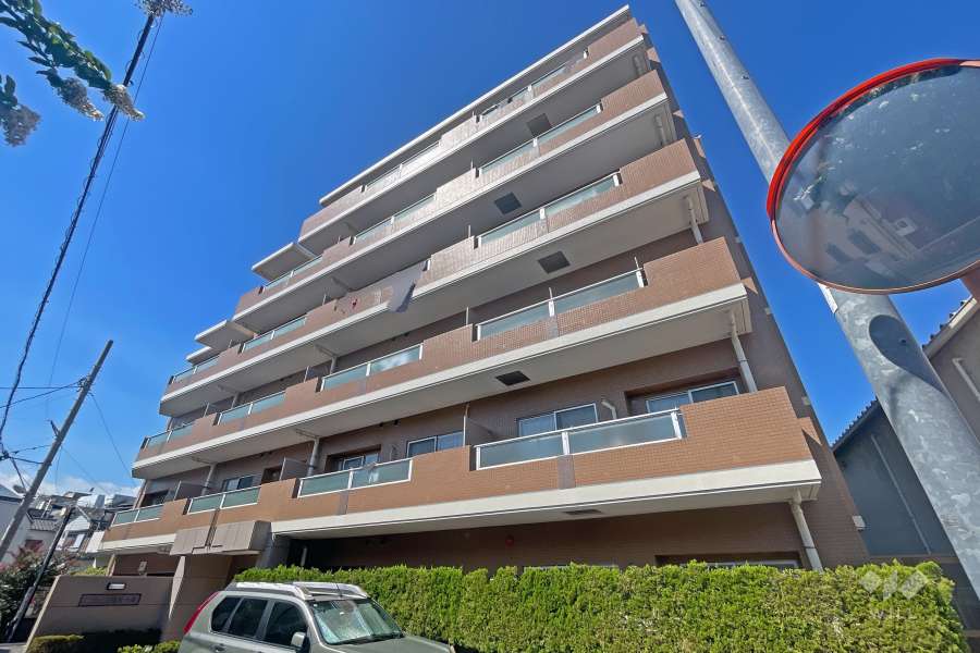 マートルコート西新小岩の外観（南東側から）