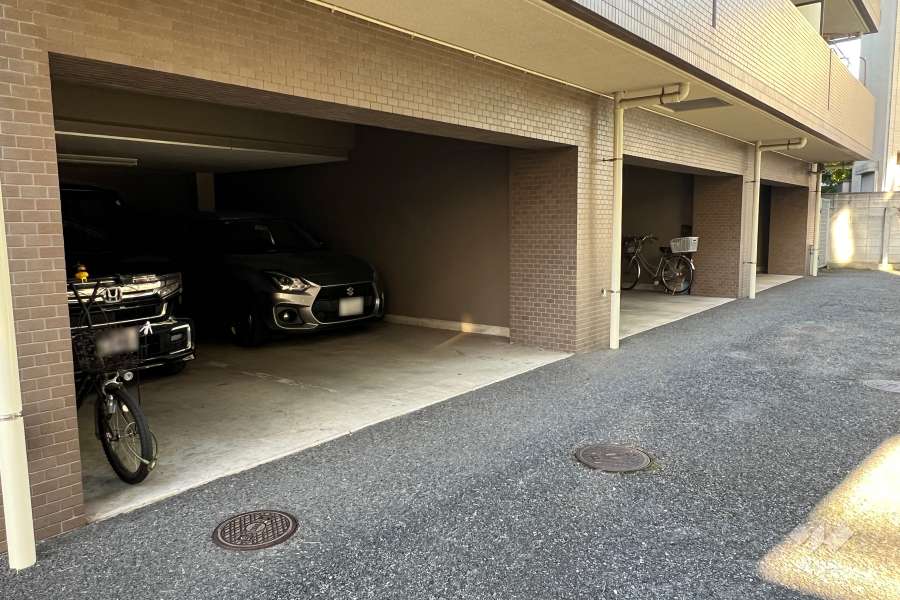 敷地内駐車場（屋内平面式）