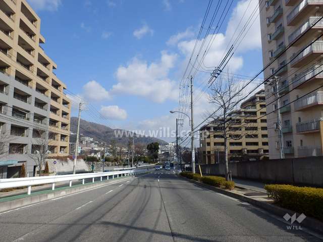 敷地南側の前面道路（山手幹線）