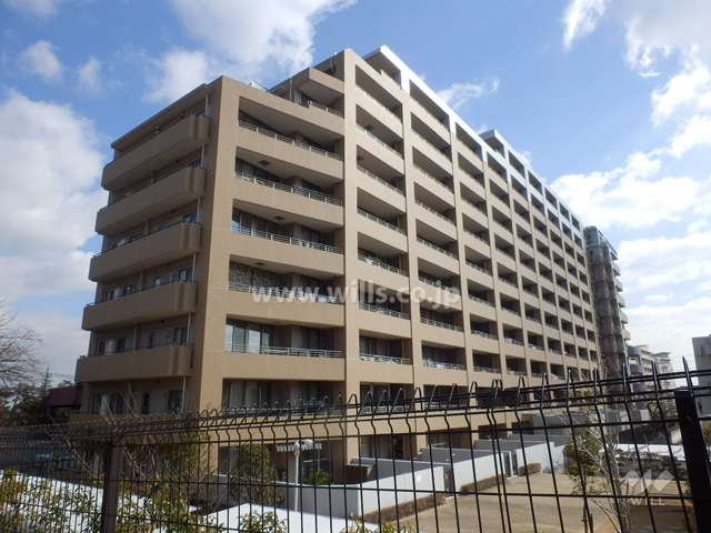 パークグラン西岡本の外観（北西側から）