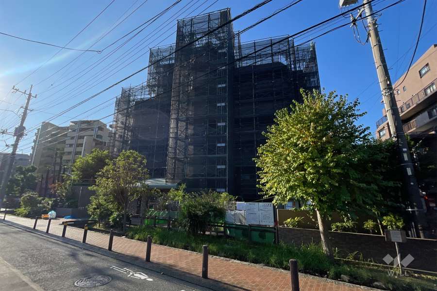 アーデル綾瀬の外観（北西側から）