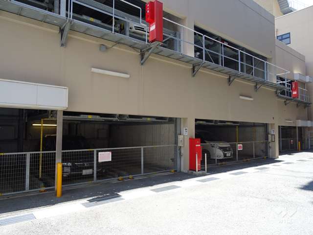 敷地内駐車場（屋内機械式）